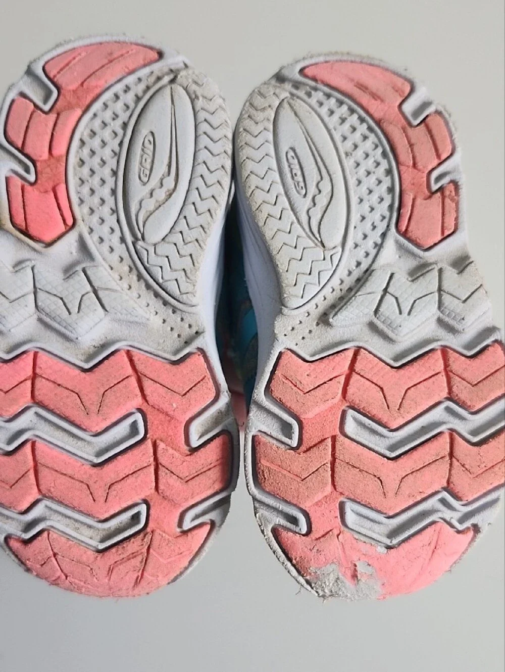 Saucony Kids Aqua & Pink Velcro Sneakers
